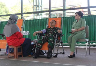 Baksos donor darah prajurit Yonif 611/Awang Long