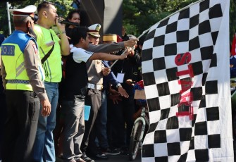 Pelepasan lomba maraton dalam rangka hari lahir Pancasila di Makassar