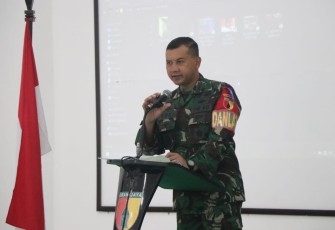 Dandim Tulungagung saat memberikan arahan Babinsa