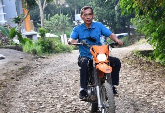 Aksi Paur Penrem 081/DSJ pamer skill motor trail