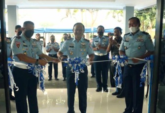 Pangkoopsud I saat gunting pita resmikan gedung Markas Pom Koopsud I