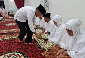 Bupati Labuhanbatu saat Upah Upah Calon Jemaah Haji