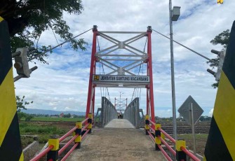 Jembatan gantung Macanbang di Kabupaten Tulungagung 