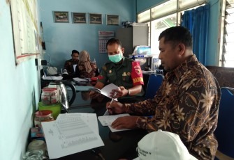 Koptu Suprianto verifikasi data warga penerima RTLH