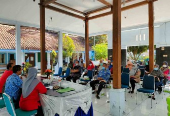 Serda Januri saat menghadiri verifikasi STBM di Kelurahan Ngegong 