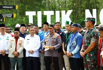 Kapolri saat memberikan keterangan Hari Bakti Kesehatan di titik Nol kilometer IKN