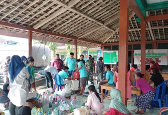 Antusias warga binaan Serka Sudiono membeli migor sesuai harga HET