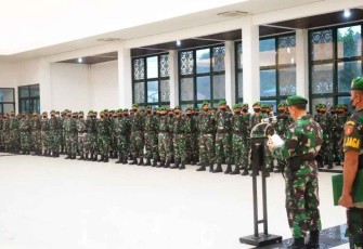 Danrem saat pimpin apel pagi di Makorem 091/ASN