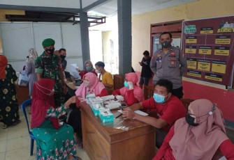 Dampingi warga binaan menerima BLT DD