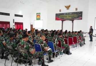 Prajurit Korem 071 Wijayakusuma saat menerima sosialisasi pensiun