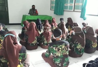 Cara Serda Hendrik memberikan pembekalan Saka Wira Kartika 