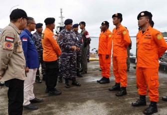 Pangkoarmada III saat memberikan pengarahan latihan operasi penanggulangan bencana Koarmada III TA 2022