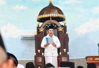 Gubernur Ansar saat jadi Khatib Idul Adha di Masjid Jami'Baiturrahim Tarempa