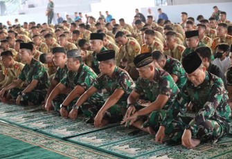 Salat idul adha di AAL Surabaya 