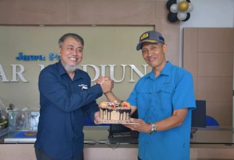 Kapenrem 081/DSJ bersama sahabatnya Direktur Jawa Pos Radar Madiun