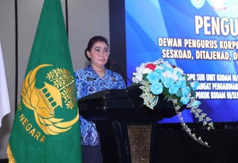 Ketua DPK Unit TNI AD saat memberikan sambutan di Bandung