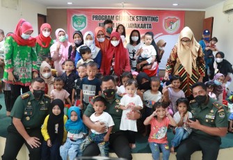 Kodim 0505/JT saat menggelar Grebek Stunting