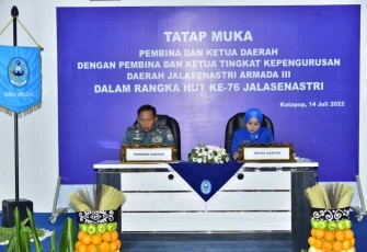 Pangkoarmada III saat tatap muka bersama jajaran Jalasenastri Koarmada III di Sorong 