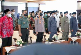Danrem 091/ASN saat pertemuan dengan FKUB di kantor gubernur Kaltim 