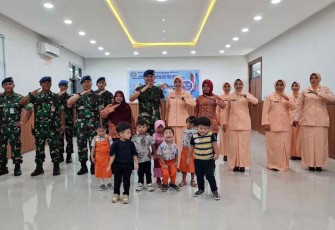 Danlanud Mus foto bersama saat MPLS KB Angkasa 