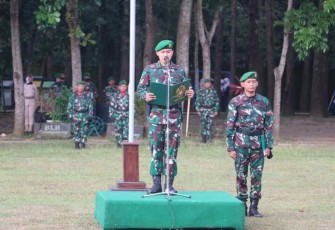 Dandim Tulungagung saat membacakan amanat Kasad 