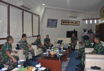 Tim Reviu Itjenal Mabesal kunjungi Lantamal V Surabaya 