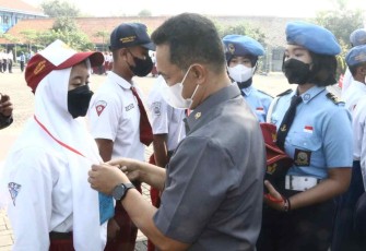 Ketum YHT saat menutup MPLS di SMA Hang Tuah 1 Surabaya 