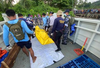 Guspurla Koarmada III saat pencarian korban kapal tenggelam 