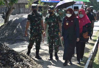 Bupati Demak bersamq Danrem 073/Mkt tinjau TMMD di Kab. demak