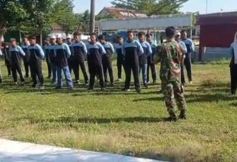 Serda Agus saat memberikan pembinaan mental siswa 