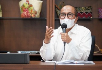 SeskemenkopUKM saat di forum temu koordinasi pendamping di Surabaya 