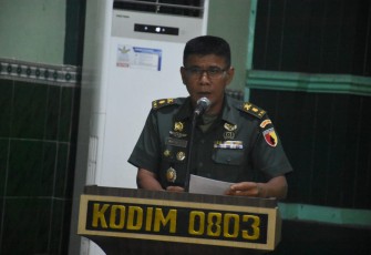 Kasdim 0803/Madiun saat memberikan arahan di Makodim