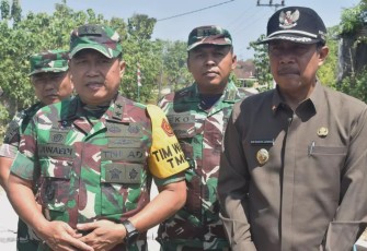 Mayjen Junaedi saat tinjau TMMD ke-114 di Desa Gunungsari