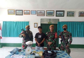 Satgas Pamtas RI-MLY Yonarmed 18/Komposit gagalkan penyelundupan 1 Kg Sabu di perbatasan 