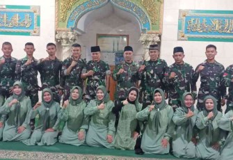 Swafoto prajuri Yonif Raider 300/Bjw saat peringati tahun baru islam