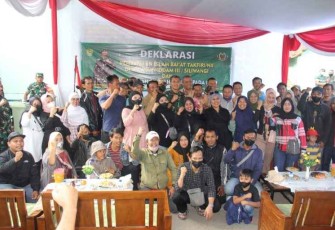 Swafoto 51 anggota NII kembali ke NKRI 