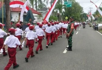 Lomba gerak jalan peringati HUT Kemerdekaan RI ke-77 di kelurahan Sidoharjo 