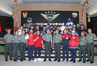 Swafoto Pangdam Udayana bersama peserta E-Sport Piala Kasad