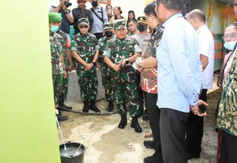 Pangdam I/BB saat meresmikan sumur pompa hidran