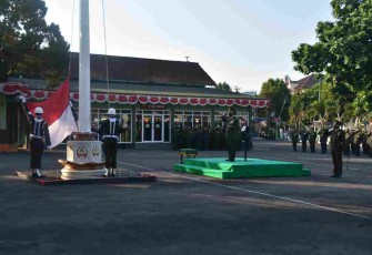  Upacara Bendera HUT Ke-77 Proklamasi Kemerdekaan RI di Korem 073/Mkt