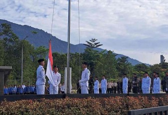 Upacara bendera peringatan HUT Kemerdekaan RI Ke-77 di perbatasan 