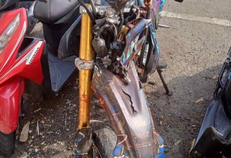 Motor Kawasaki KLX korban tabrak lari