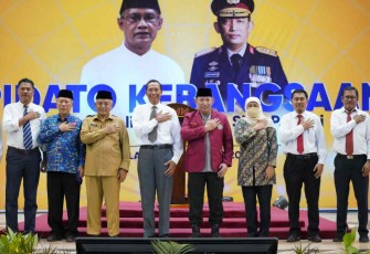Kapolri saat foto bersama Angkatan Muda Muhammadiyah di Malang
