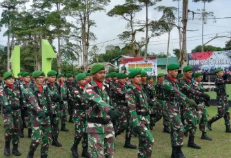 Langkah tegap defile prajurit Kodim 1206/PSB