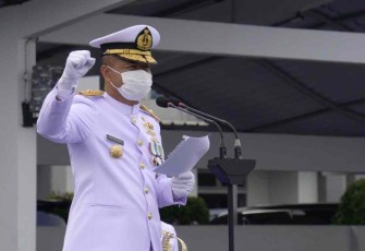 Pangkolinlamil saat membacakan amanat Kasal