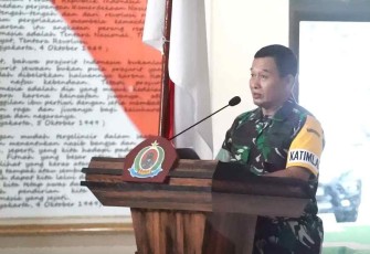 Kasrem 091/ASN saat memberikan pengarahan gladi posko I
