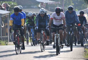 Gowes bersama yang diadakan Korem 073/Mkt