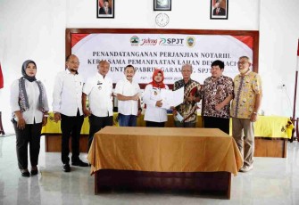 Penandatanganan kerjasama pembangunan pabrik garam  
