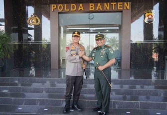 Kapolda Banten bersama Danrem 064/MY