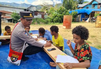 Anak-anak senang dan gembira saat belajar 
